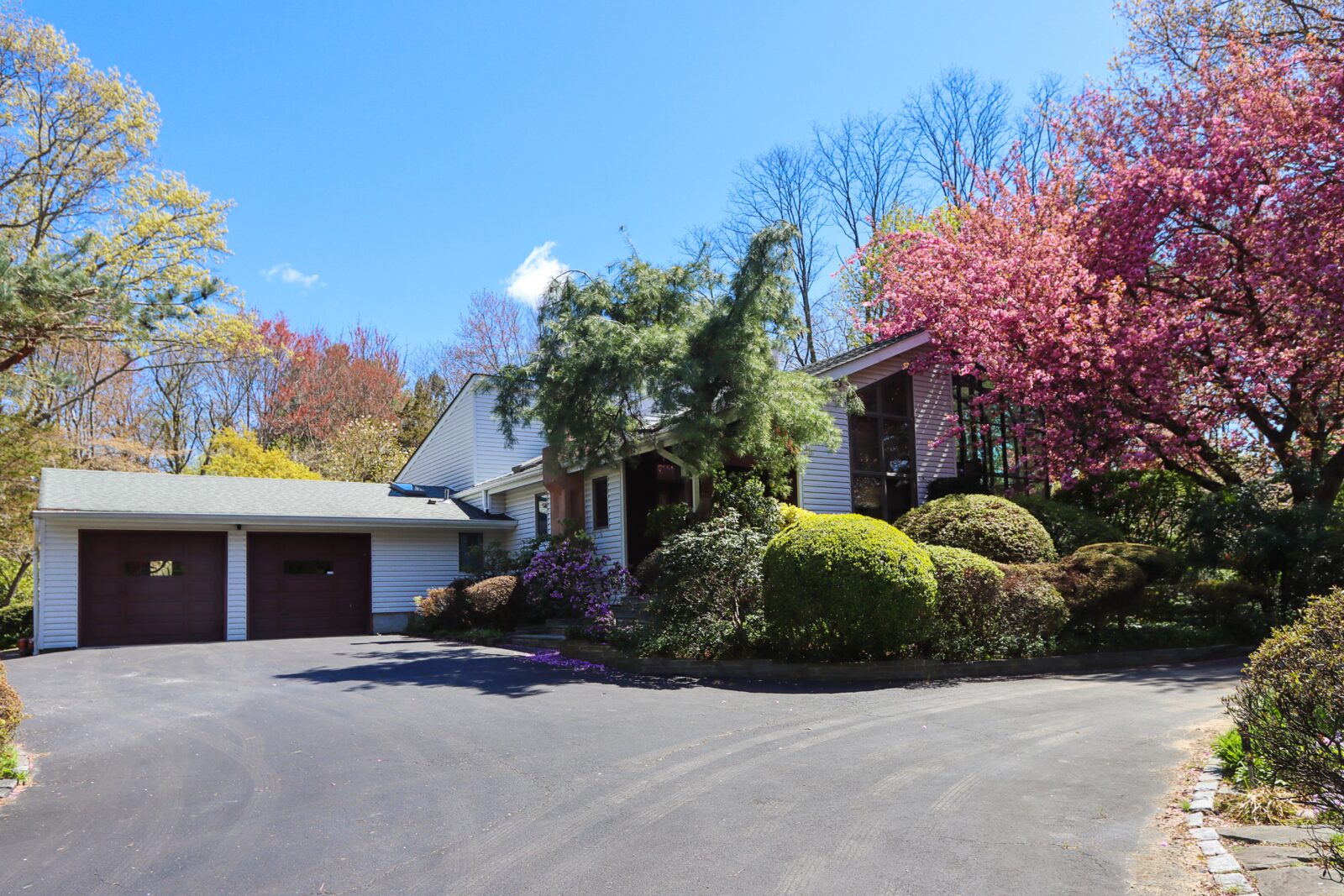 1697 NY-25A, Syosset 2-min
