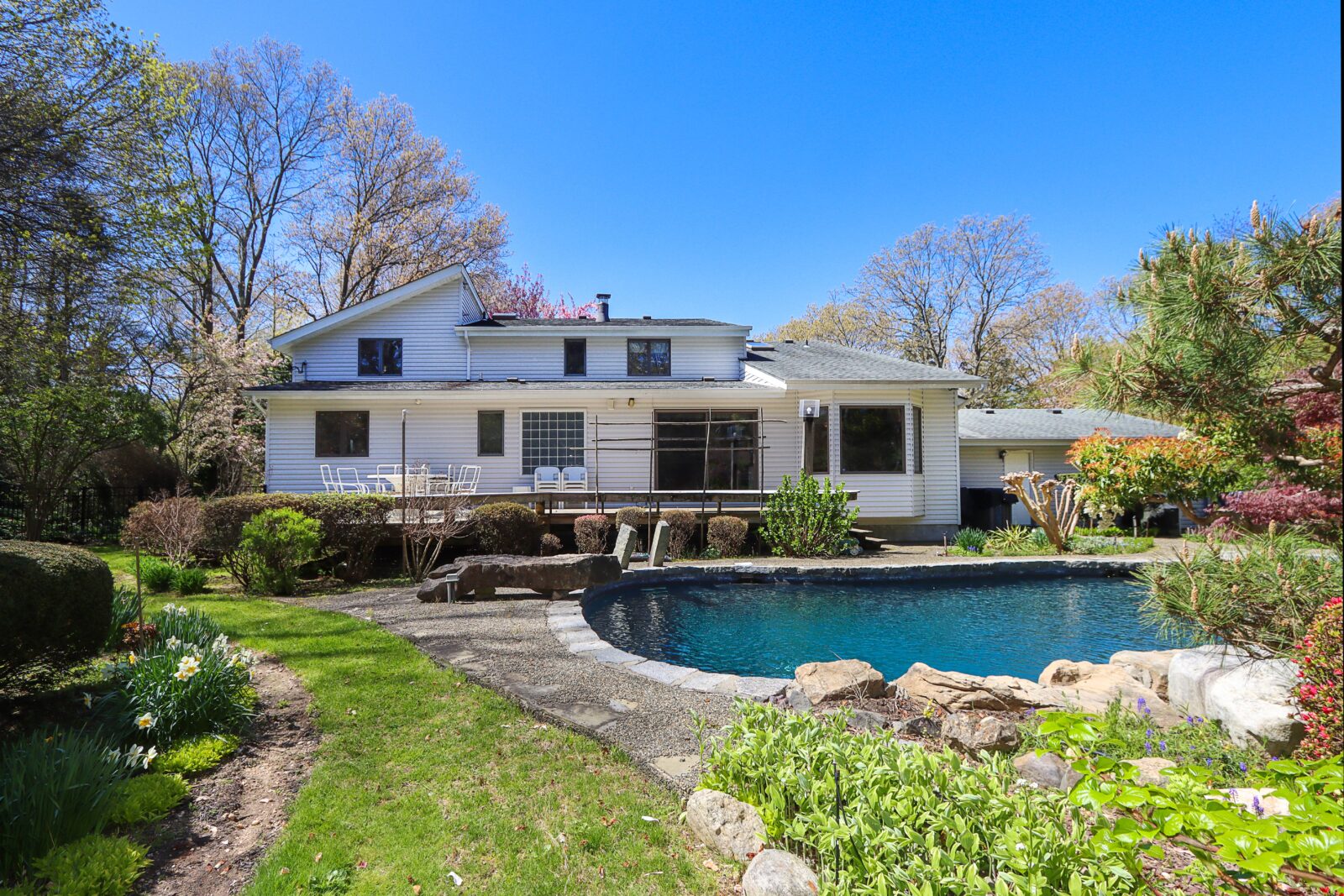 1697 NY-25A, Syosset 29-min